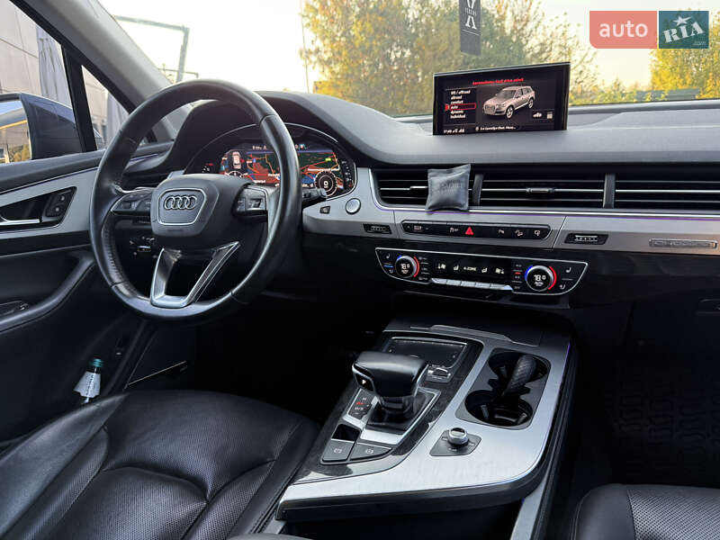Позашляховик / Кросовер Audi Q7 2015 в Дніпрі