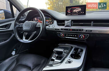 Позашляховик / Кросовер Audi Q7 2015 в 