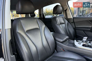 Позашляховик / Кросовер Audi Q7 2015 в 