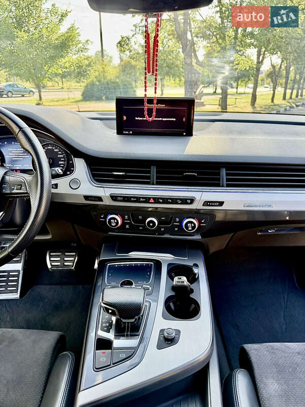 Позашляховик / Кросовер Audi Q7 2016 в Дніпрі фото 10 Позашляховик / Кросовер Audi Q7 2016 в Дніпрі