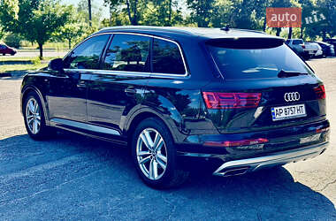 Позашляховик / Кросовер Audi Q7 2016 в 