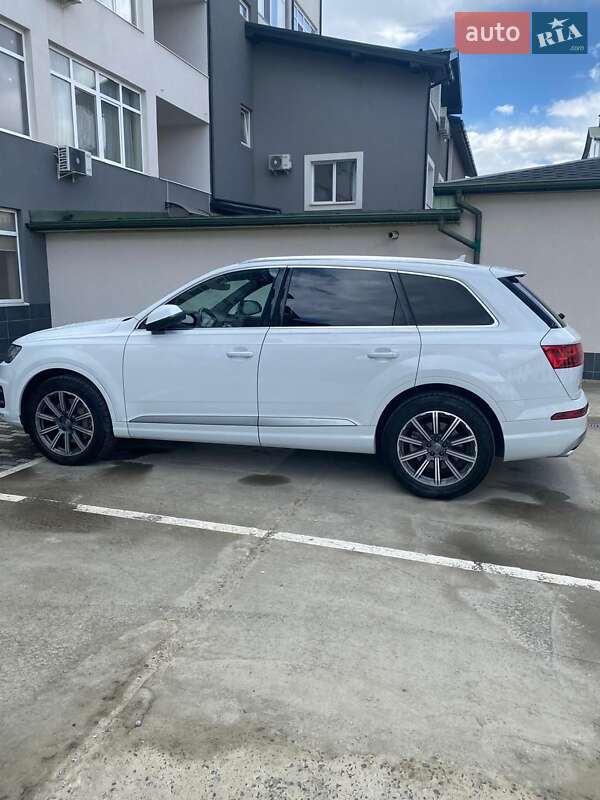 Внедорожник / Кроссовер Audi Q7 2018 в Ужгороде