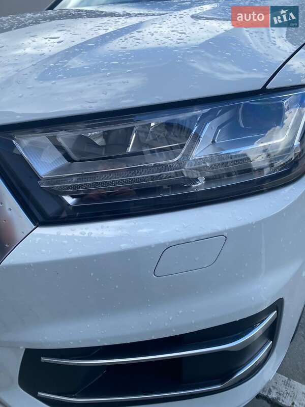 Внедорожник / Кроссовер Audi Q7 2018 в Ужгороде