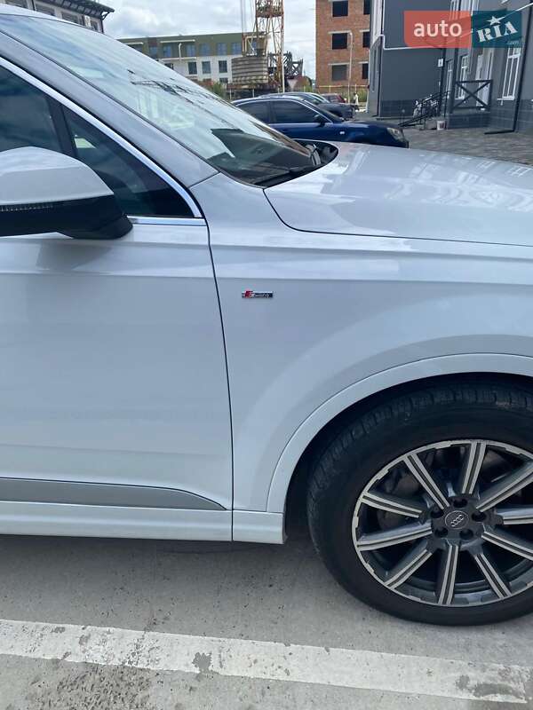 Внедорожник / Кроссовер Audi Q7 2018 в Ужгороде