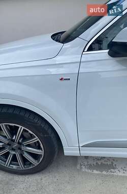 Внедорожник / Кроссовер Audi Q7 2018 в 