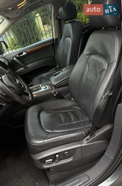 Позашляховик / Кросовер Audi Q7 2012 в 