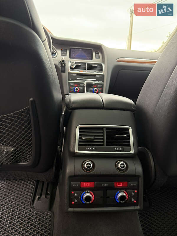 Позашляховик / Кросовер Audi Q7 2012 в Шептицькому