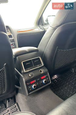 Позашляховик / Кросовер Audi Q7 2015 в 