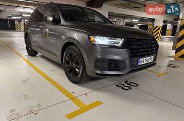 Позашляховик / Кросовер Audi Q7 2018 в 