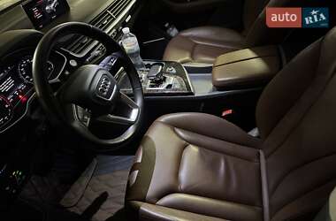 Позашляховик / Кросовер Audi Q7 2018 в 