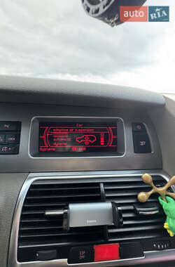 Позашляховик / Кросовер Audi Q7 2006 в 