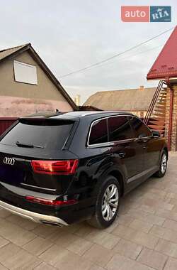 Внедорожник / Кроссовер Audi Q7 2018 в 
