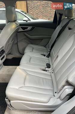 Внедорожник / Кроссовер Audi Q7 2018 в 