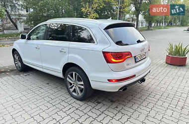 Позашляховик / Кросовер Audi Q7 2013 в 