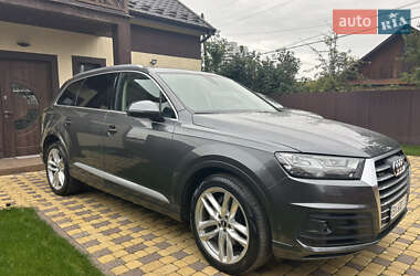 Позашляховик / Кросовер Audi Q7 2018 в 
