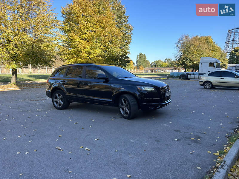 Внедорожник / Кроссовер Audi Q7 2015 в Черкассах