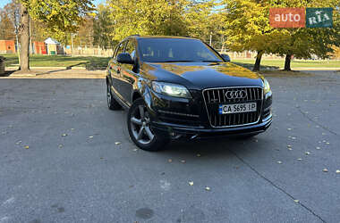 Позашляховик / Кросовер Audi Q7 2015 в 