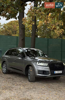 Позашляховик / Кросовер Audi Q7 2017 в 