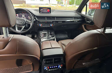 Позашляховик / Кросовер Audi Q7 2017 в 