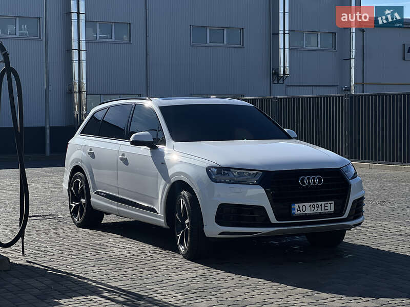 Позашляховик / Кросовер Audi Q7 2019 в Мукачевому
