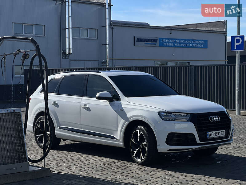 Позашляховик / Кросовер Audi Q7 2019 в Мукачевому