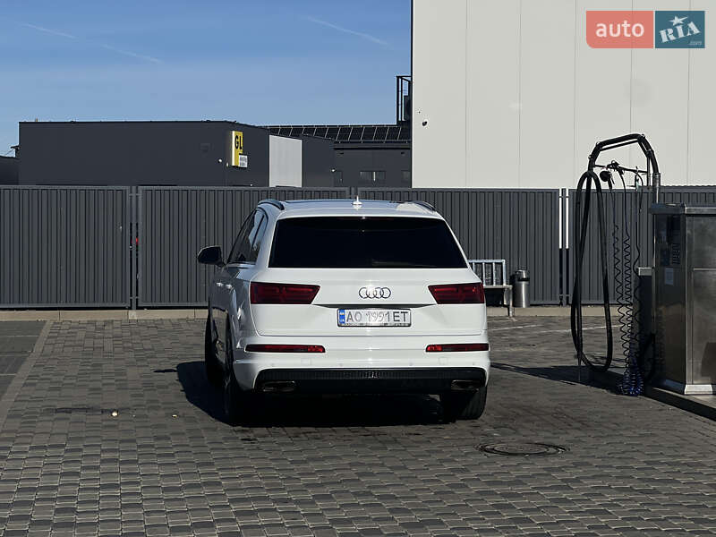Позашляховик / Кросовер Audi Q7 2019 в Мукачевому