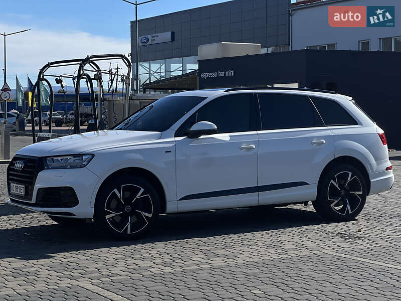 Позашляховик / Кросовер Audi Q7 2019 в Мукачевому