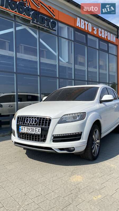Позашляховик / Кросовер Audi Q7 2013 в Ужгороді