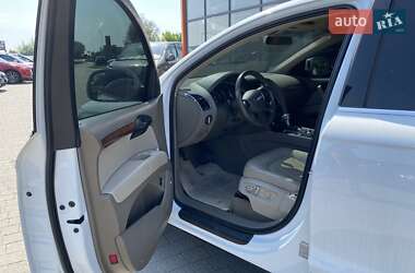 Внедорожник / Кроссовер Audi Q7 2013 в 