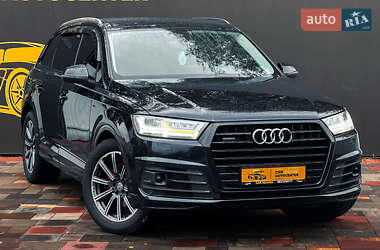 Позашляховик / Кросовер Audi Q7 2017 в 