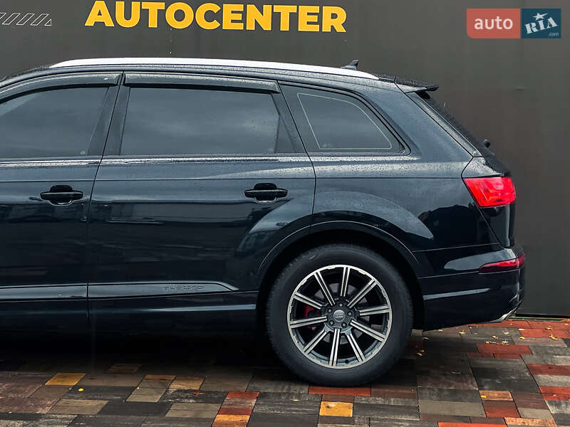 Позашляховик / Кросовер Audi Q7 2017 в Києві