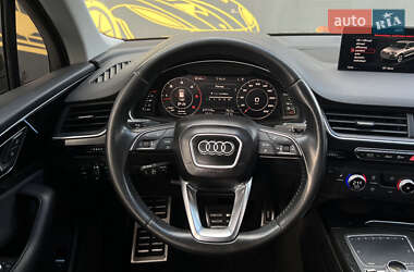Позашляховик / Кросовер Audi Q7 2017 в 