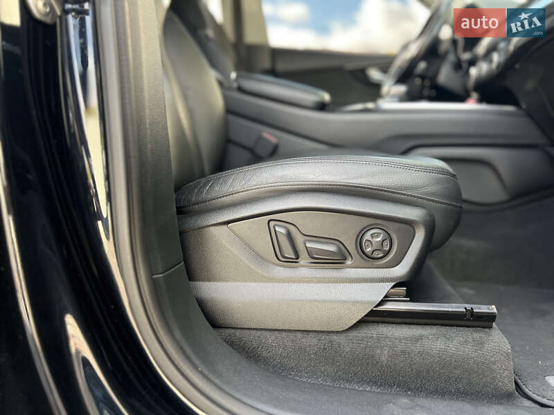 Позашляховик / Кросовер Audi Q7 2017 в Києві