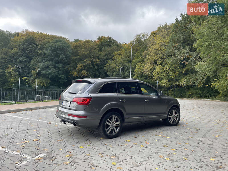 Позашляховик / Кросовер Audi Q7 2015 в Києві