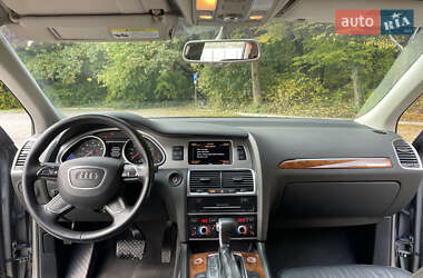 Позашляховик / Кросовер Audi Q7 2015 в 