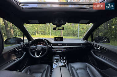 Внедорожник / Кроссовер Audi Q7 2017 в 