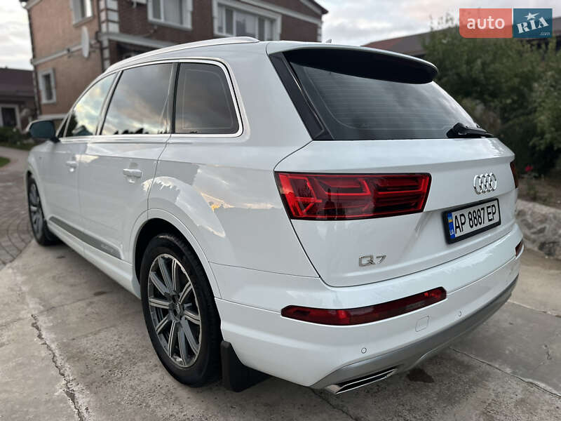 Позашляховик / Кросовер Audi Q7 2018 в Києві