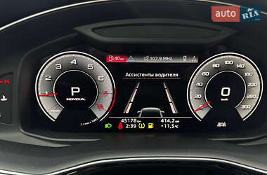 Внедорожник / Кроссовер Audi Q7 2022 в 