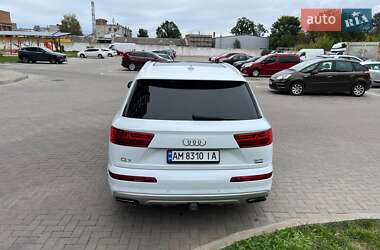 Внедорожник / Кроссовер Audi Q7 2017 в 