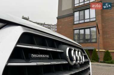 Внедорожник / Кроссовер Audi Q7 2017 в 