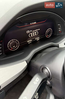 Позашляховик / Кросовер Audi Q7 2017 в 