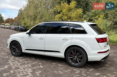 Внедорожник / Кроссовер Audi Q7 2015 в 