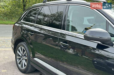 Позашляховик / Кросовер Audi Q7 2017 в 