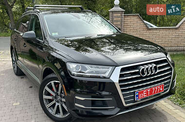 Позашляховик / Кросовер Audi Q7 2017 в 