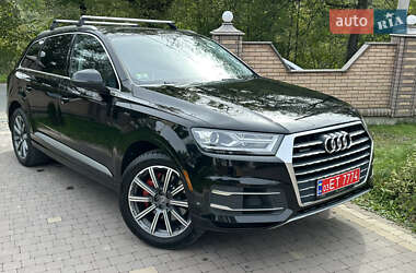 Позашляховик / Кросовер Audi Q7 2017 в 