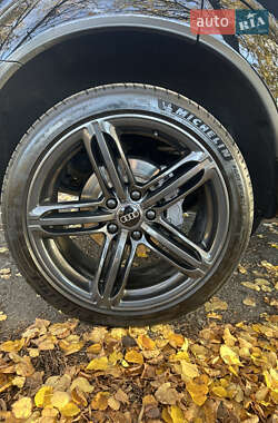 Внедорожник / Кроссовер Audi Q7 2013 в 