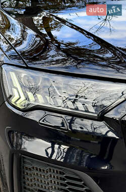 Позашляховик / Кросовер Audi Q7 2020 в  фото 20 Позашляховик / Кросовер Audi Q7 2020 в