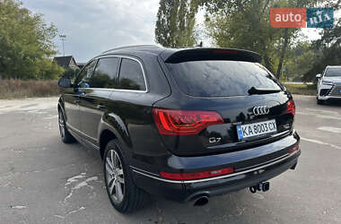 Внедорожник / Кроссовер Audi Q7 2015 в 