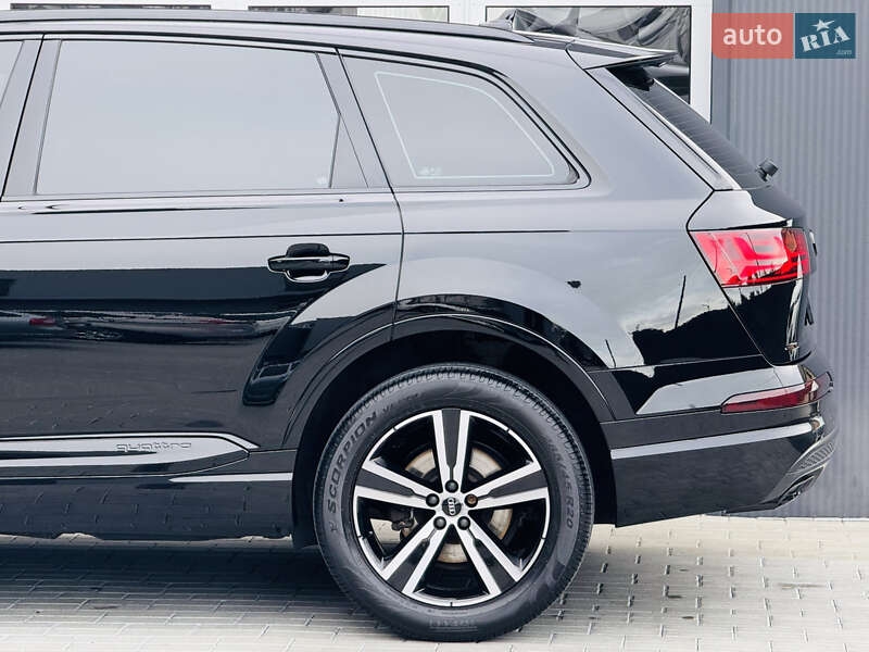 Позашляховик / Кросовер Audi Q7 2016 в Мукачевому