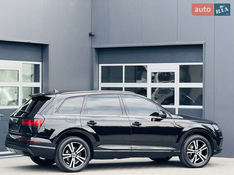 Позашляховик / Кросовер Audi Q7 2016 в Мукачевому